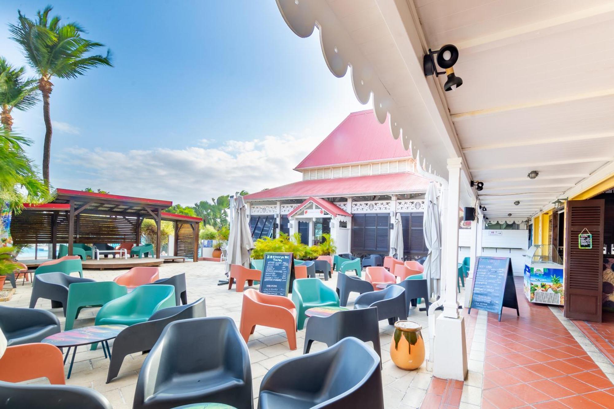 Residence Pierre & Vacances Premium Les Tamarins Сен-Ан Екстериор снимка